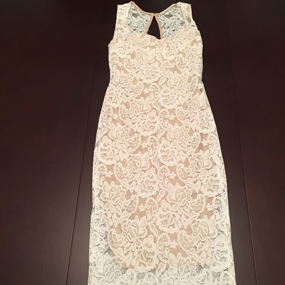Papaya Dresses & Skirts - Sweetheart Neckline Off White Lace Dress